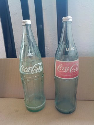 Botellas antiguas Coca-Cola y gaseosa