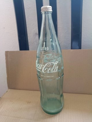 Botellas antiguas Coca-Cola y gaseosa