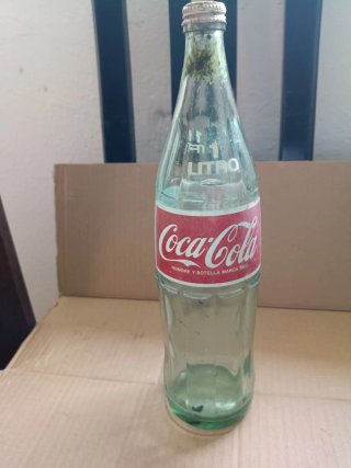 Botellas antiguas Coca-Cola y gaseosa