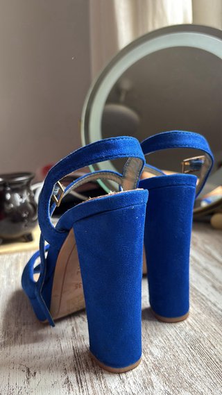 Tacones azules de plataforma