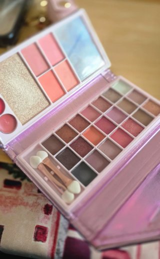 Neceser con maquillaje