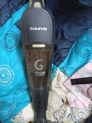 Aspiradora Taurus Guzzler 25.6V