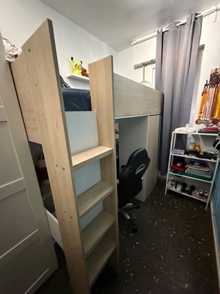Cama alta con escritorio y armario