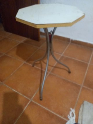 Mesa velador vintage madera y metal