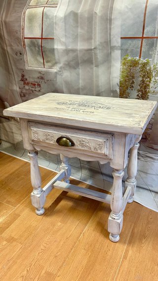 Comodino bianco vintage in legno