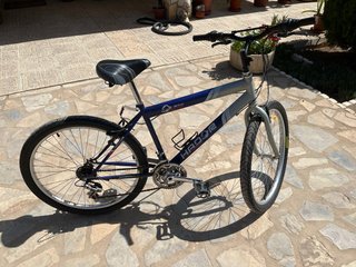 Bicicleta Hador Azul y Gris.