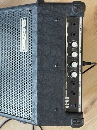 Batería Electrónica Alesis Nitro + Ampli