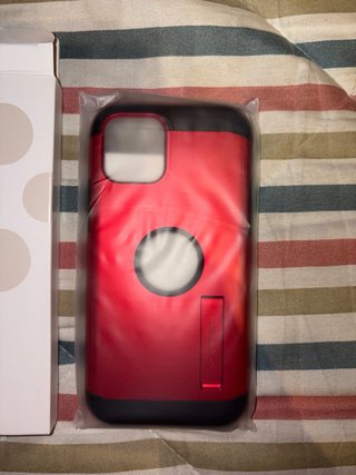 Funda Spigen Tough Armor iPhone 12 Pro/12 Roja