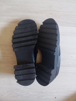 Mocasines negros con suela track