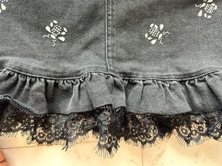 Falda Guess vaquera negra con encaje