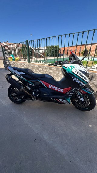 Yamaha Tmax 560 Tech Max Negra/Blanca