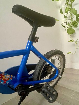 Bici infantil 16’ 4/6 años. Timbre y pata de cabra