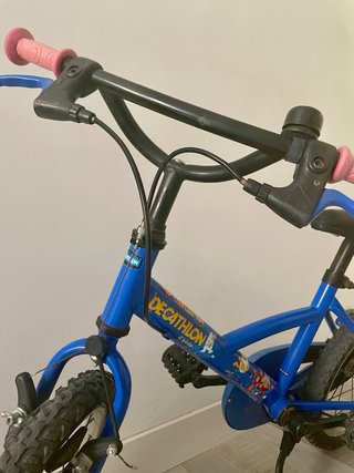 Bici infantil 16’ 4/6 años. Timbre y pata de cabra