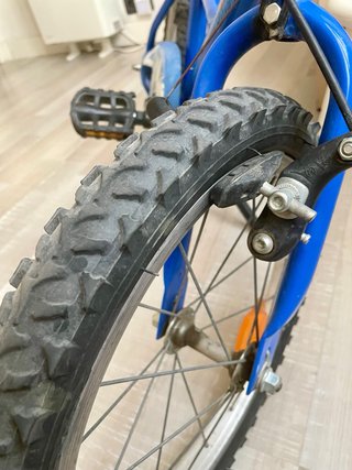 Bici infantil 16’ 4/6 años. Timbre y pata de cabra