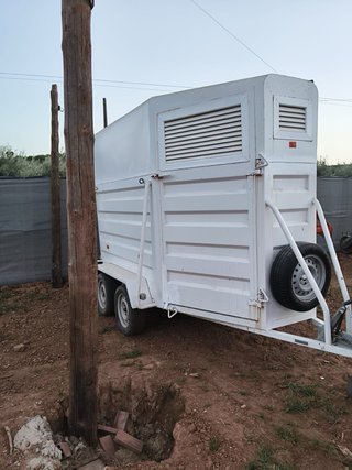 Remolque transporte animales vivos