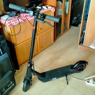 Se Vende Patinete Eléctrico Negro