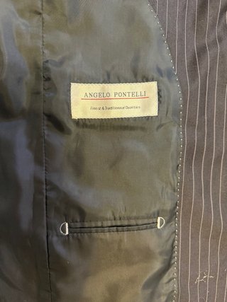 Traje de hombre negro con rayas