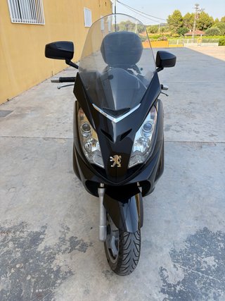 Peugeot Satelis 250 Negra