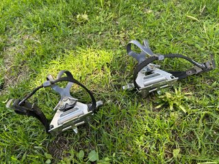 Pedales Shimano 600 con calapiés