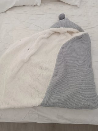 Saco cuco carrito bebé gris y blanco