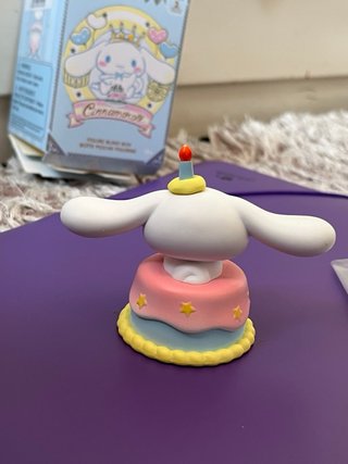 Caja sorpresa Cinnamoroll Miniso 20 Aniversario