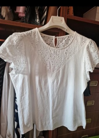 Blusa blanca bordada