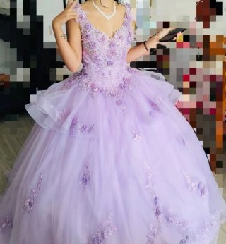 Vestidos de Quinceañera talla M y S Color lila-azu