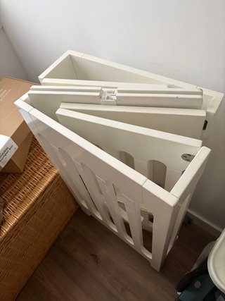 Minicuna plegable con colchon y regalos