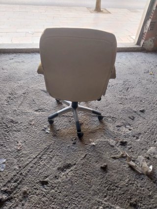 Silla de estudio blanca
