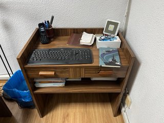 Mesa de despacho y auxiliar madera