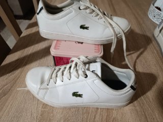Zapatillas deportivas beige y verde