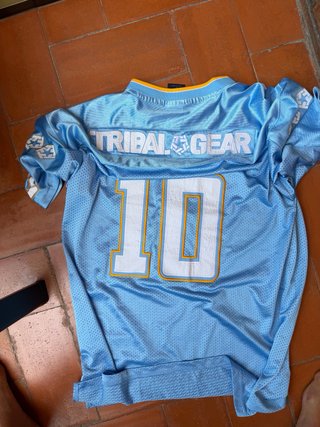 Camiseta Tribal Gear Azul y Blanca