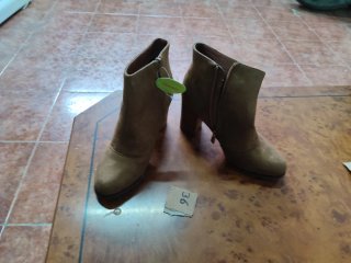 Sandalias cuña piel serpiente beige/marrón T36