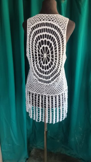 Chaleco de crochet blanco