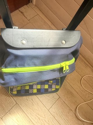 Mochila con ruedas azul y verde