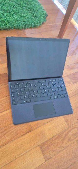 Surface Pro 9 Microsoft con teclado y spen