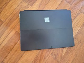Surface Pro 9 Microsoft con teclado y spen