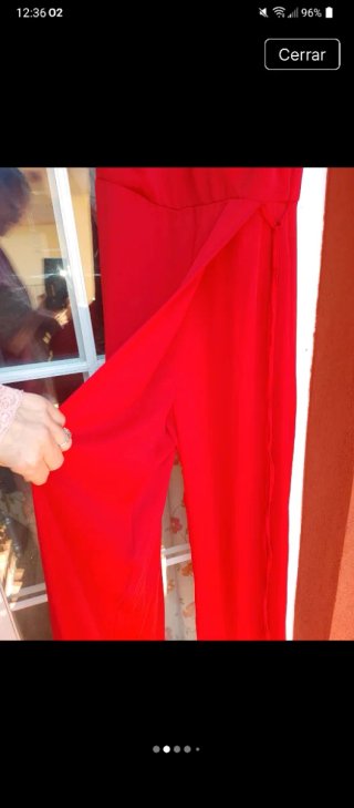 Mono pantalón con falda cruzada.