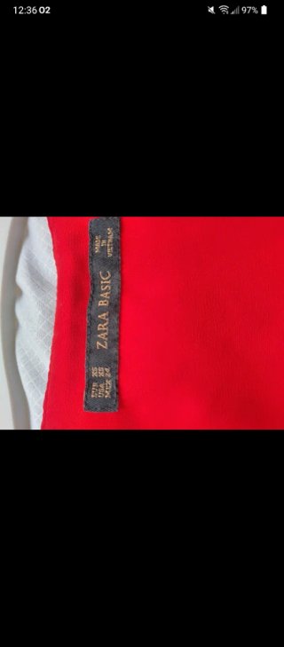 Mono pantalón con falda cruzada.