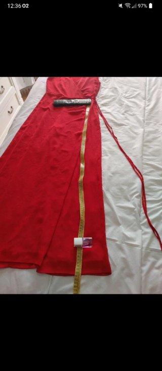 Mono pantalón con falda cruzada.
