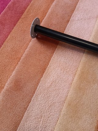 24 patas de mesa negras regulables – 2 €/unidad