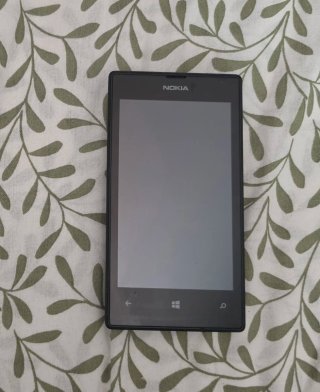 Nokia Lumia 520 Negro con Funda