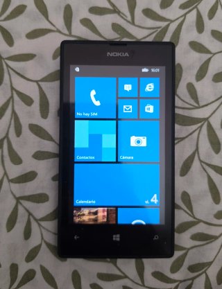 Nokia Lumia 520 Negro con Funda
