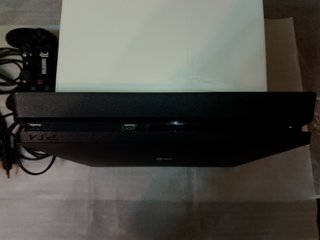 Sony playstation 4 slim 500gb joypad cavi inclusi
