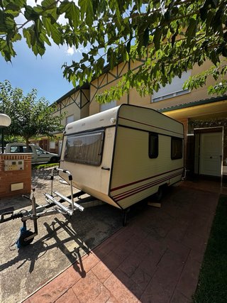 Caravana REFORMADA Master 360, 4 plazas, Año 1986.