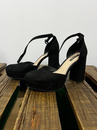 Zapatos de tacón negros con plataforma