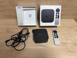 Apple TV con mando a distancia