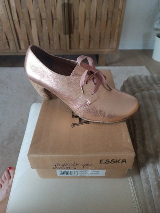 Zapatos de tacón Esska dorados talla 41