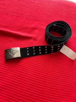 Cinturón Roxy Negro con Tachuelas Plateadas