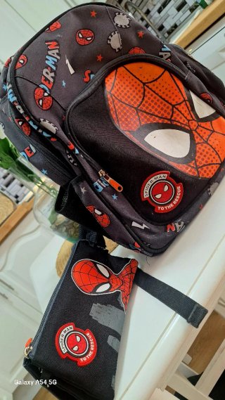Mochila y Estuche de tres cremalleras Spiderman.